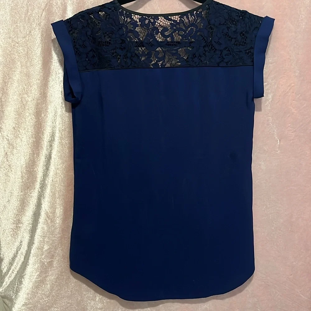 Express Lace Detailed Blouse - Picture 2 of 4